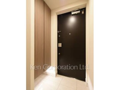Entrance ※Photo of the same layout on 6 floor. Decoration and fixture may differ.