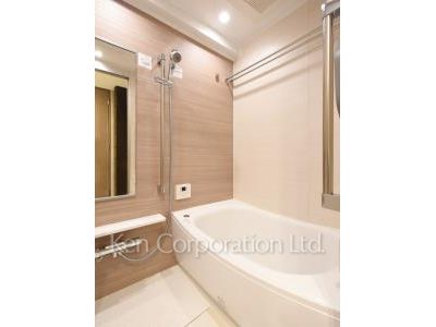 Bath ※Photo of the same layout on 6 floor. Decoration and fixture may differ.