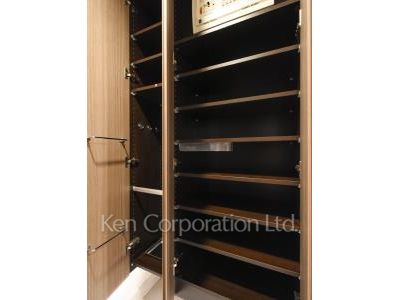 Shoes Closet ※Photo of the same layout on 6 floor. Decoration and fixture may differ.