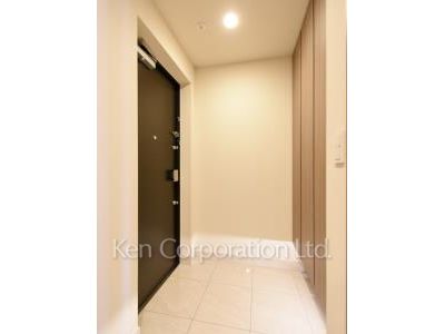 Entrance ※Photo of the same layout on 6 floor. Decoration and fixture may differ.