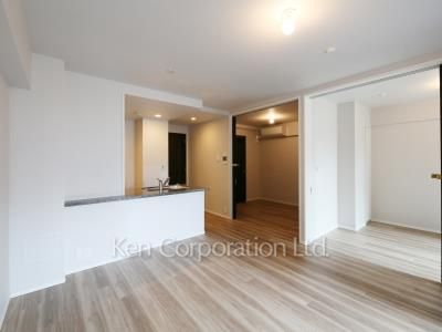 Living-Dining ※Photo of the same layout on 7 floor. Decoration and fixture may differ.