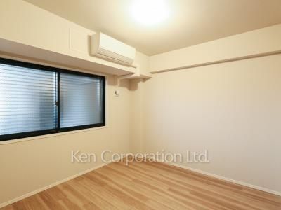 Bedroom ※Photo of the same layout on 7 floor. Decoration and fixture may differ.