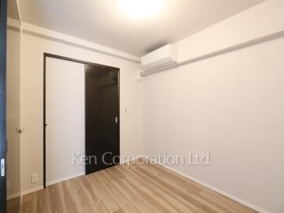 Bedroom ※Photo of the same layout on 7 floor. Decoration and fixture may differ.