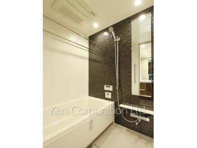 Bath ※Photo of the same layout on 7 floor. Decoration and fixture may differ.