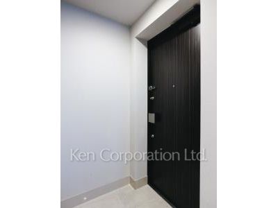 Entrance ※Photo of the same layout on 10 floor. Decoration and fixture may differ.