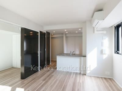 Living-Dining ※Photo of the same layout on 10 floor. Decoration and fixture may differ.