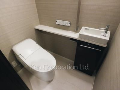 Lavatory ※Photo of the same layout on 10 floor. Decoration and fixture may differ.