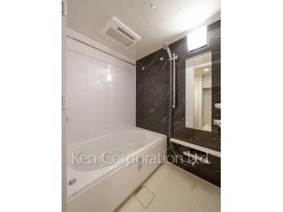 Bath ※Photo of the same layout on 12 floor. Decoration and fixture may differ.