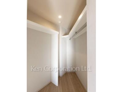 Closet ※Photo of the same layout on 3 floor. Decoration and fixture may differ.