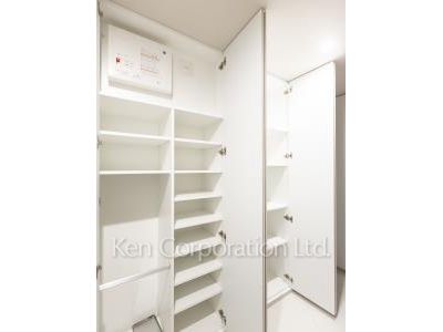 Closet ※Photo of the same layout on 3 floor. Decoration and fixture may differ.
