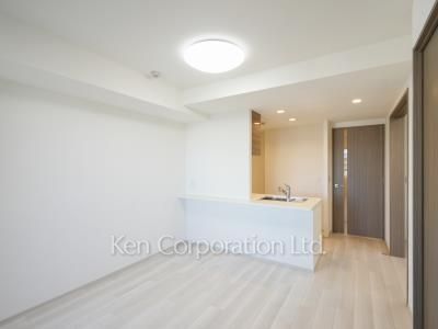 Living-Dining ※Photo of the same layout on 10 floor. Decoration and fixture may differ.