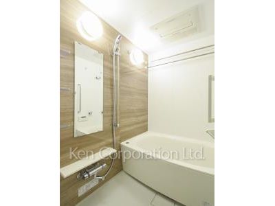 Bath ※Photo of the same layout on 10 floor. Decoration and fixture may differ.