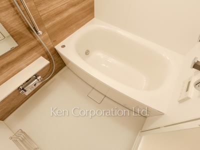 Bath ※Photo of the same layout on 10 floor. Decoration and fixture may differ.
