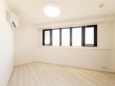 Living-Dining ※Photo of the same layout on 10 floor. Decoration and fixture may differ.