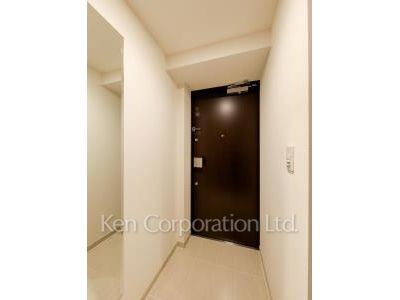 Entrance ※Photo of the same layout on 10 floor. Decoration and fixture may differ.