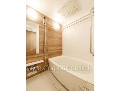 Bath ※Photo of the same layout on 10 floor. Decoration and fixture may differ.