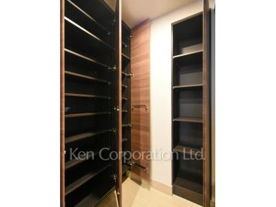 Shoes Closet