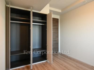 Closet ※Photo of the same layout on 9 floor. Decoration and fixture may differ.