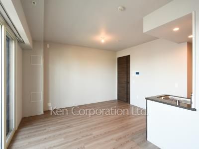 Living-Dining ※Photo of the same layout on 6 floor. Decoration and fixture may differ.