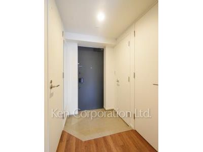 Entrance ※Photo of the same layout on 6 floor. Decoration and fixture may differ.