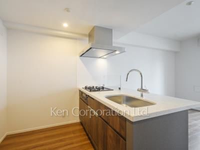 Kitchen ※Photo of the same layout on 6 floor. Decoration and fixture may differ.