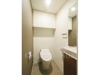 Lavatory ※Photo of the same layout on 6 floor. Decoration and fixture may differ.