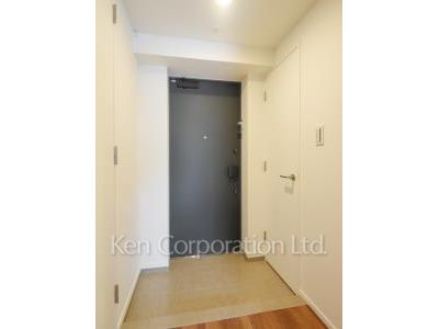 Entrance ※Photo of the same layout on 6 floor. Decoration and fixture may differ.