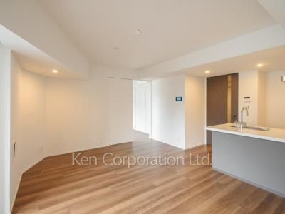 Living-Dining ※Photo of the same layout on 6 floor. Decoration and fixture may differ.
