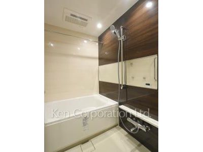 Bath ※Photo of the same layout on 6 floor. Decoration and fixture may differ.