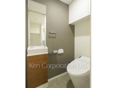 Lavatory ※Photo of the same layout on 6 floor. Decoration and fixture may differ.