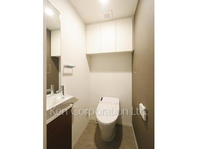 Lavatory ※Photo of the same layout on 6 floor. Decoration and fixture may differ.