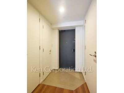 Entrance ※Photo of the same layout on 6 floor. Decoration and fixture may differ.