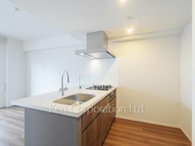 Kitchen ※Photo of the same layout on 6 floor. Decoration and fixture may differ.