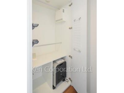 Closet ※Photo of the same layout on 6 floor. Decoration and fixture may differ.