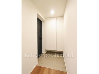 Entrance ※Photo of the same layout on 6 floor. Decoration and fixture may differ.