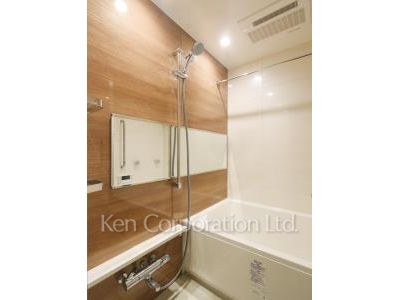 Bath ※Photo of the same layout on 6 floor. Decoration and fixture may differ.