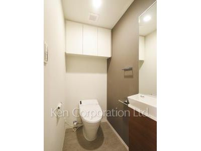 Lavatory ※Photo of the same layout on 6 floor. Decoration and fixture may differ.