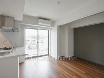 Living-Dining ※Photo of the same layout on 6 floor. Decoration and fixture may differ.