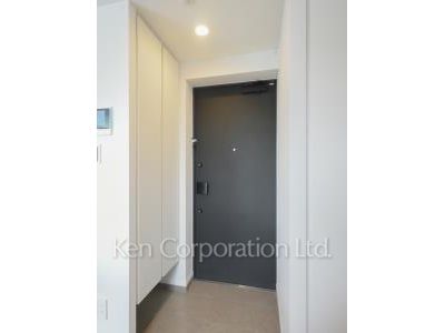 Entrance ※Photo of the same layout on 6 floor. Decoration and fixture may differ.