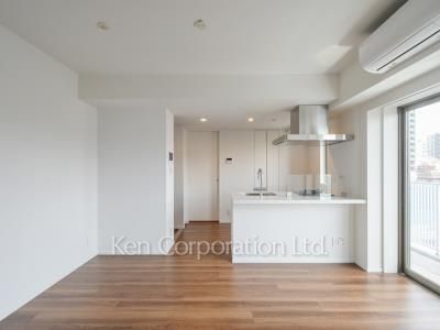 Living-Dining ※Photo of the same layout on 6 floor. Decoration and fixture may differ.