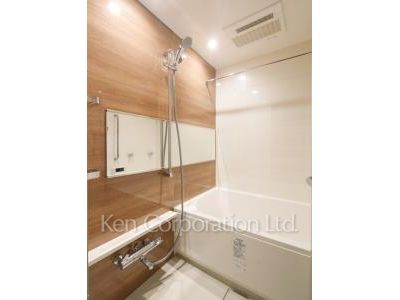 Bath ※Photo of the same layout on 6 floor. Decoration and fixture may differ.