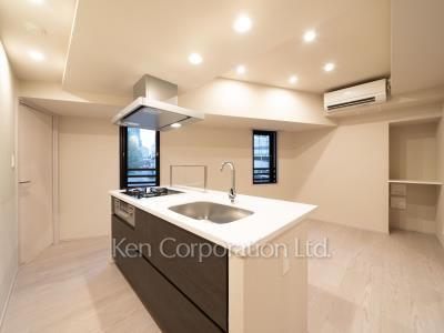 Living-Dining ※Photo of the same layout on 4 floor. Decoration and fixture may differ.