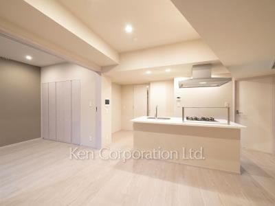 Living-Dining ※Photo of the same layout on 4 floor. Decoration and fixture may differ.