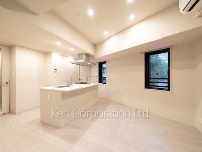 Living-Dining ※Photo of the same layout on 4 floor. Decoration and fixture may differ.