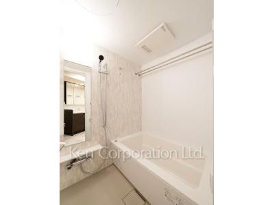 Bath ※Photo of the same layout on 4 floor. Decoration and fixture may differ.