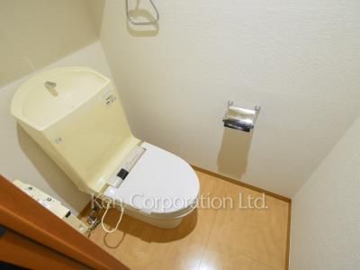 Lavatory ※Photo of the same layout on 9 floor. Decoration and fixture may differ.