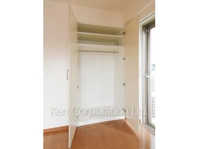 Closet ※Photo of the same layout on 9 floor. Decoration and fixture may differ.