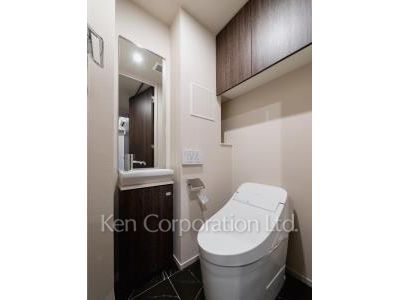 Lavatory ※Photo of the same layout on 15 floor. Decoration and fixture may differ.