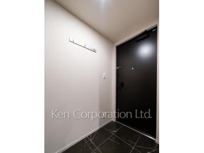 Entrance ※Photo of the same layout on 15 floor. Decoration and fixture may differ.