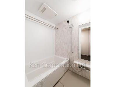 Bath ※Photo of the same layout on 15 floor. Decoration and fixture may differ.